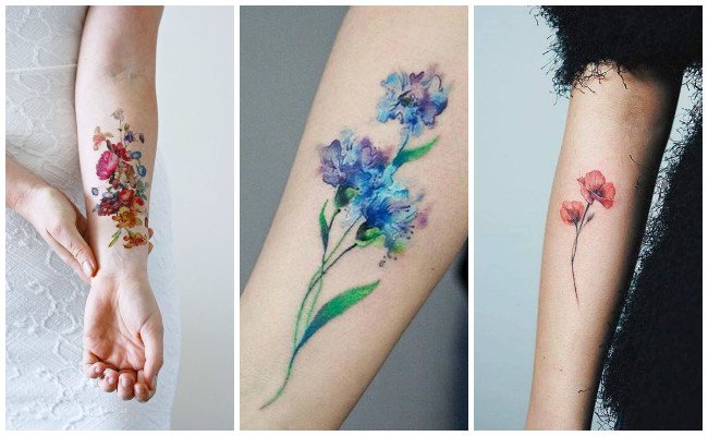 Tatuajes de flores en la mano